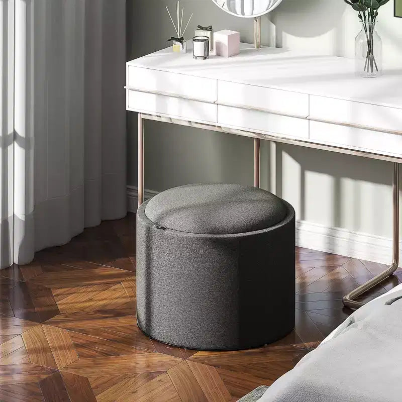 Tavolino Poggiapiedi Contenitore con Vassoio Ribaltabile e Spazio Nascosto, Pouf Rotondo Rivestito in Tessuto Effetto Lino