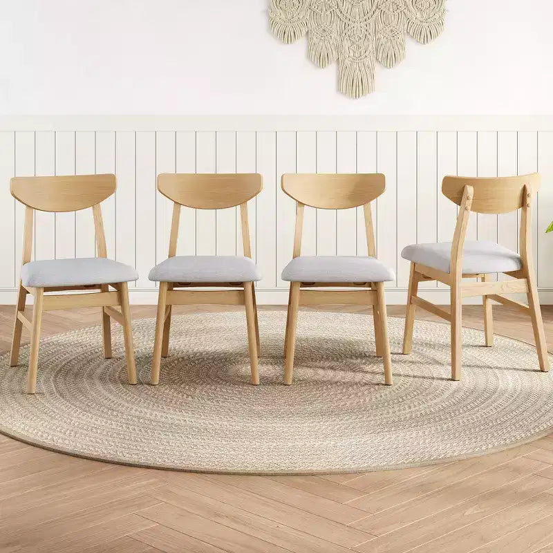 Set di 4 sedie moderne Maddox con schienale curvo in legno e seduta in tessuto grigio