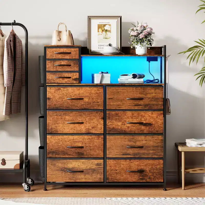 Cassettiera Alta in Tessuto a 11 Cassetti con Piano in Legno e 4 Tasche Laterali Colori e Fantasie Multiple (Strisce Tigrate, Grigio Scuro) per la Camera da Letto
